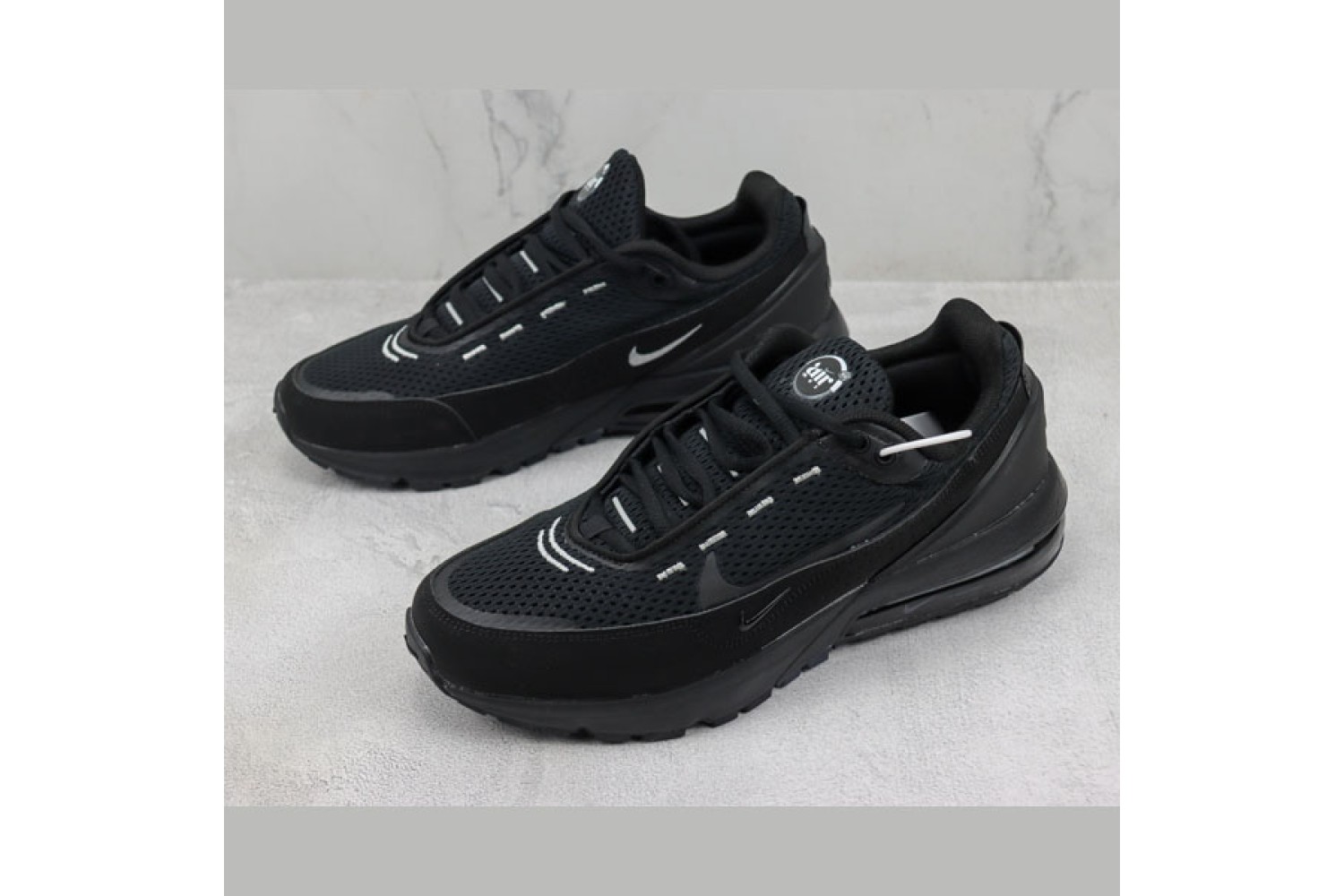 Nike Max Pulse 02