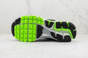  NK Zoom Vomero 5 nkzv100030