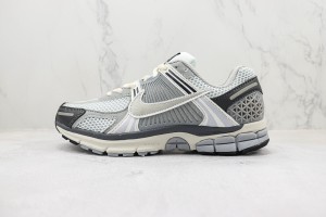  NK Zoom Vomero 5 nkzv100032