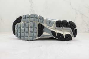  NK Zoom Vomero 5 nkzv100034