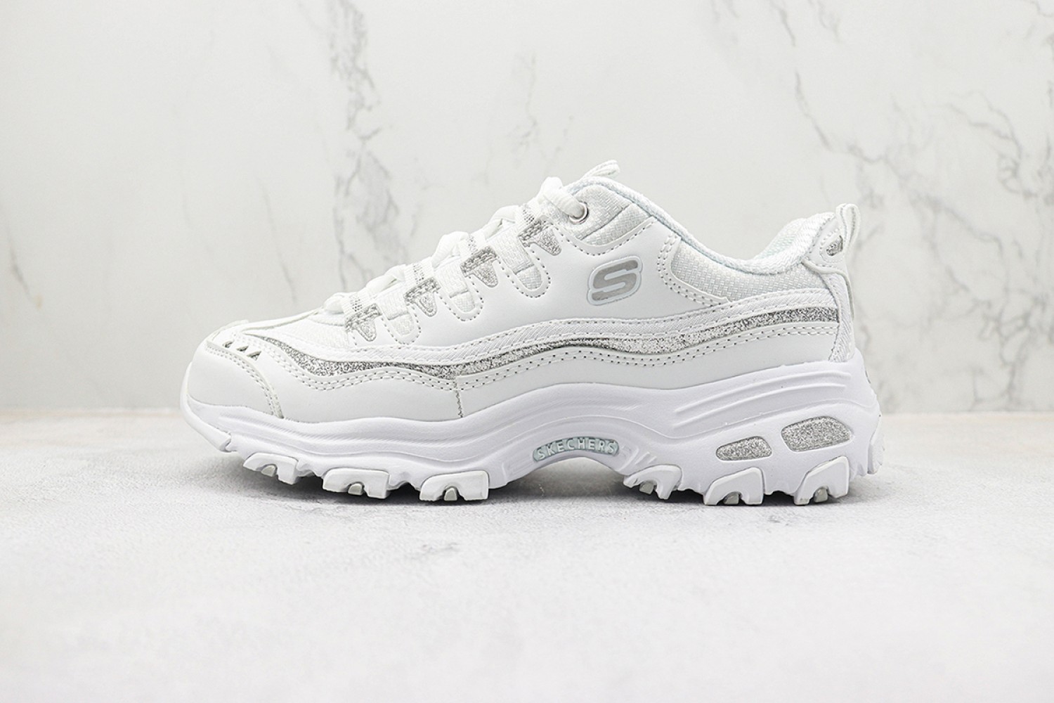  Skechers Lace-up Sneaker SLS100021