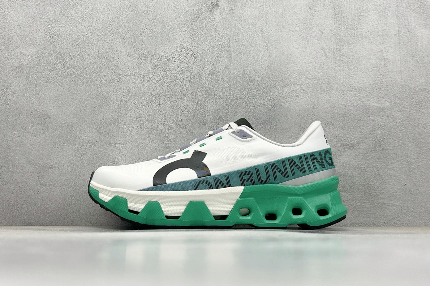 On Cloud Shoes OCS100004